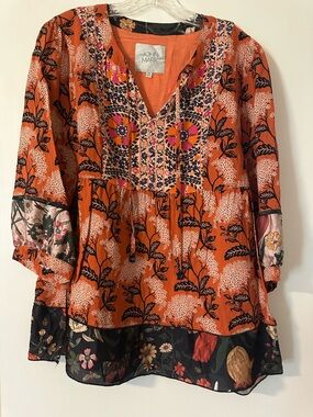 John Mark women’s top size Medium